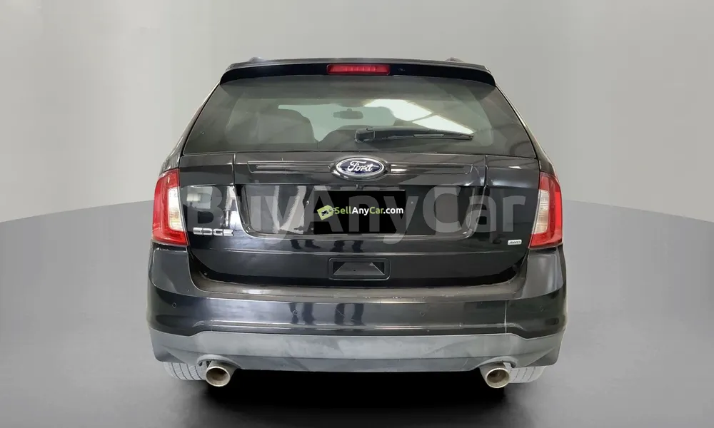 Vehicle photo 2