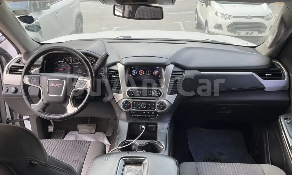 Vehicle photo 8