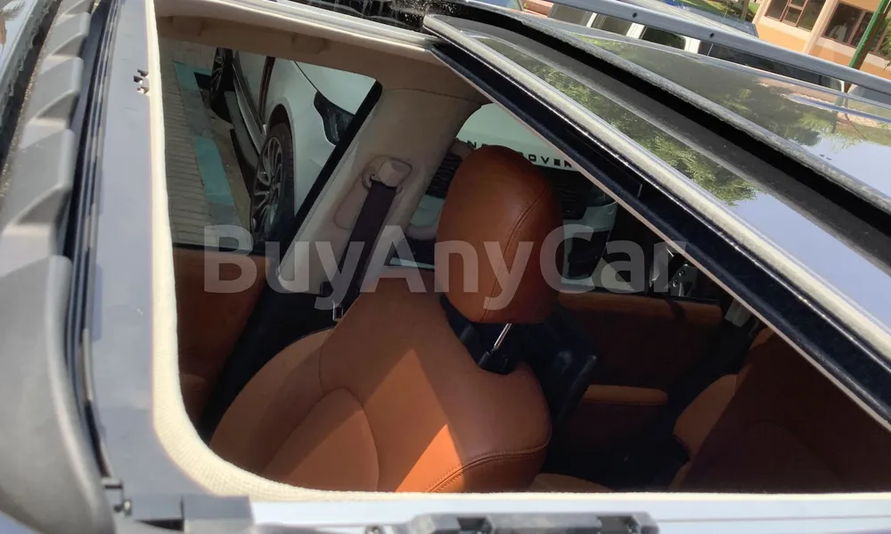 Vehicle photo 5