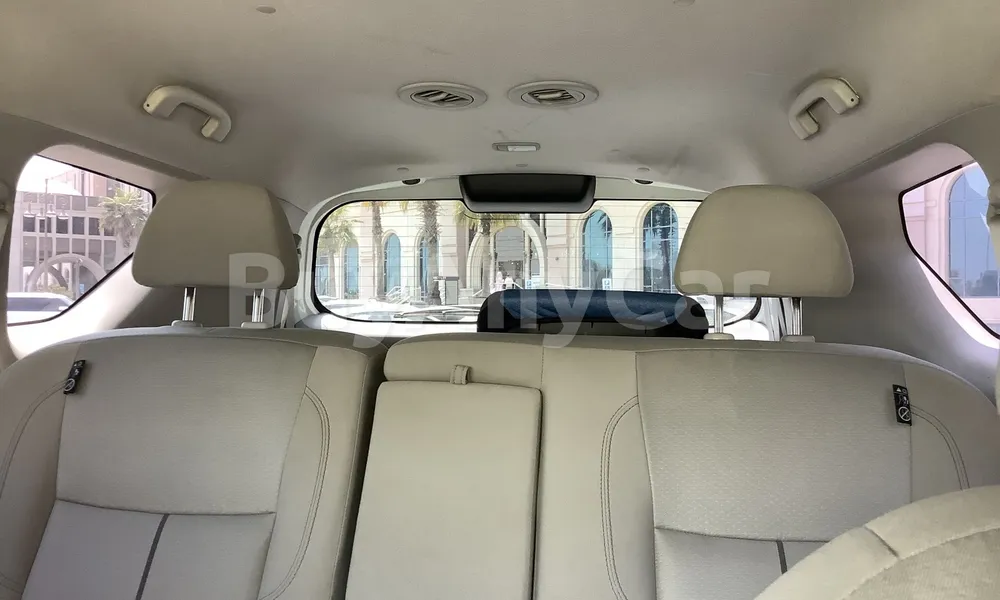 Vehicle photo 9