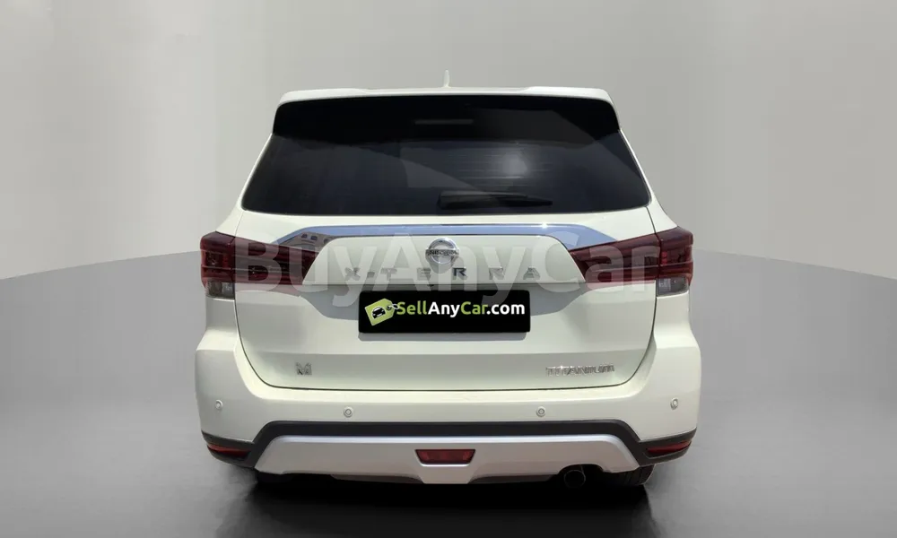Vehicle photo 2