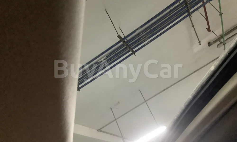 Vehicle photo 10