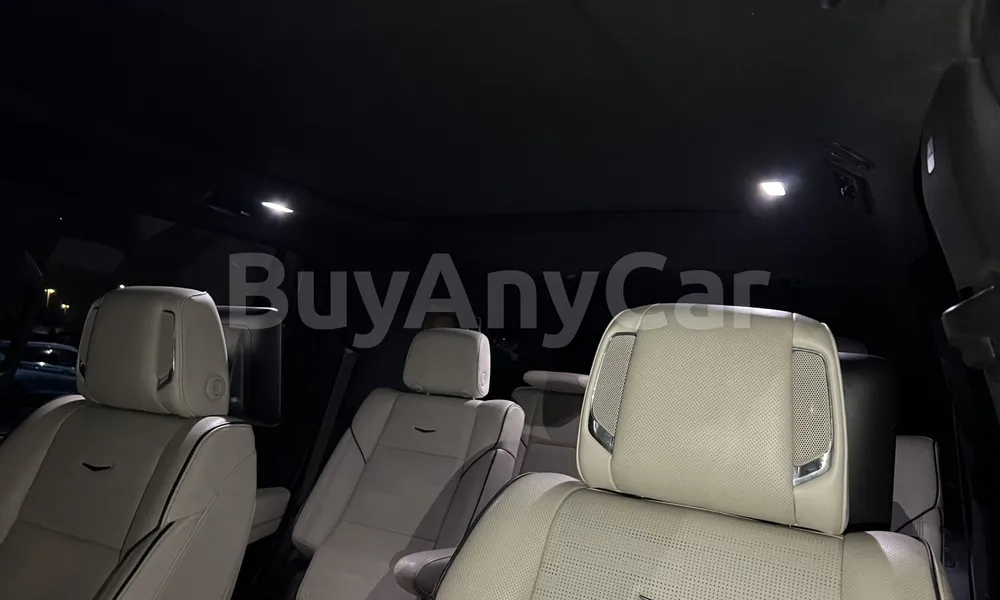 Vehicle photo 9