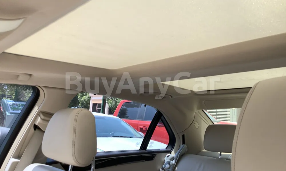 Vehicle photo 9