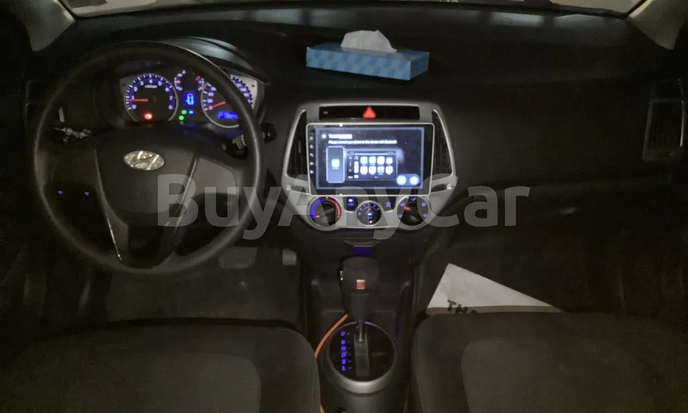 Vehicle photo 9