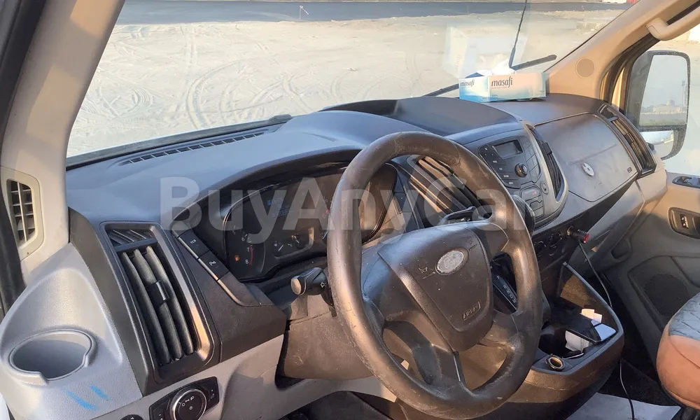 Vehicle photo 9