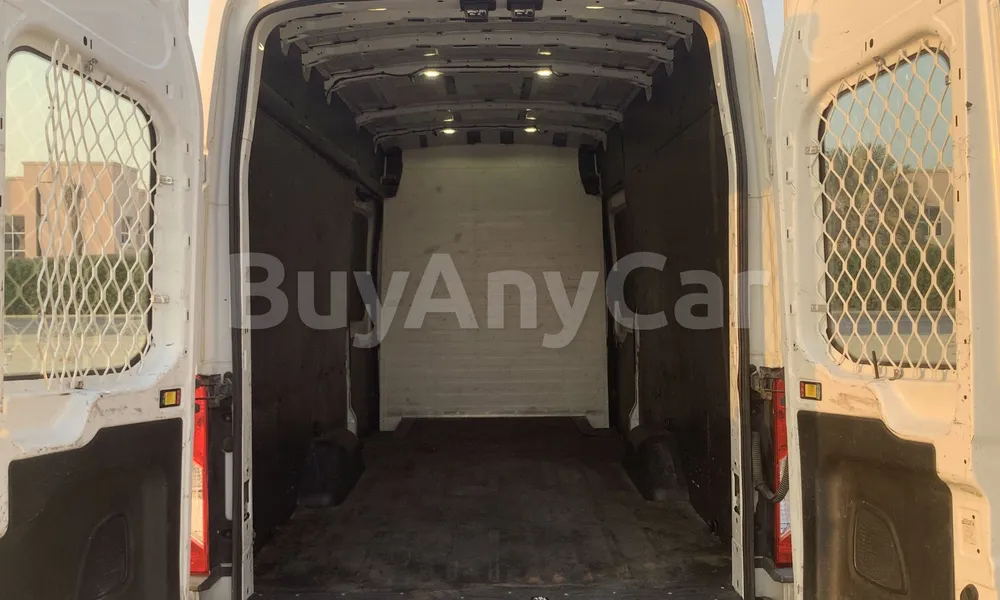 Vehicle photo 8