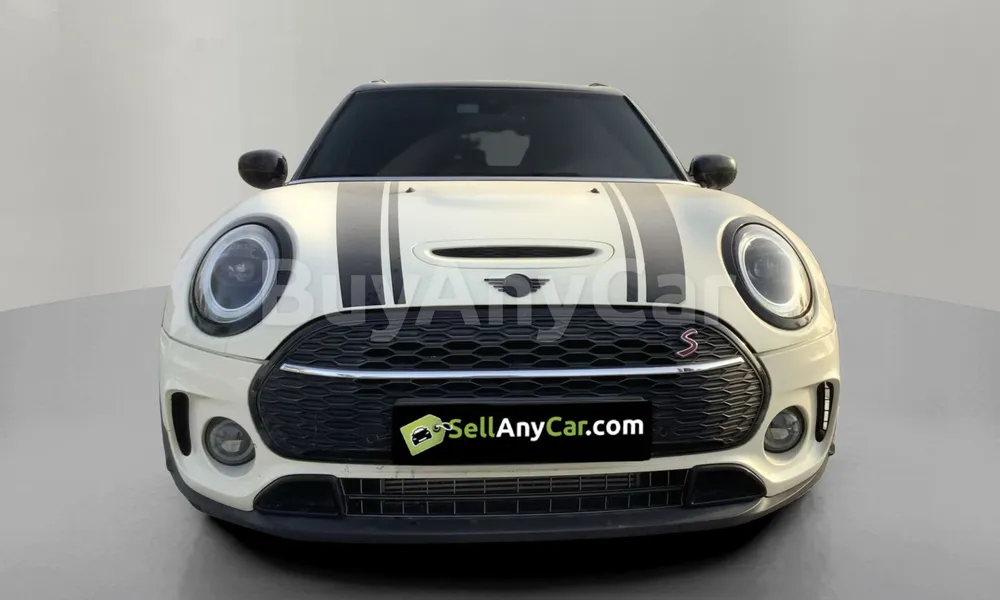 Vehicle photo 1