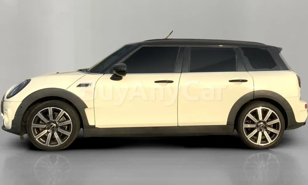 Vehicle photo 4