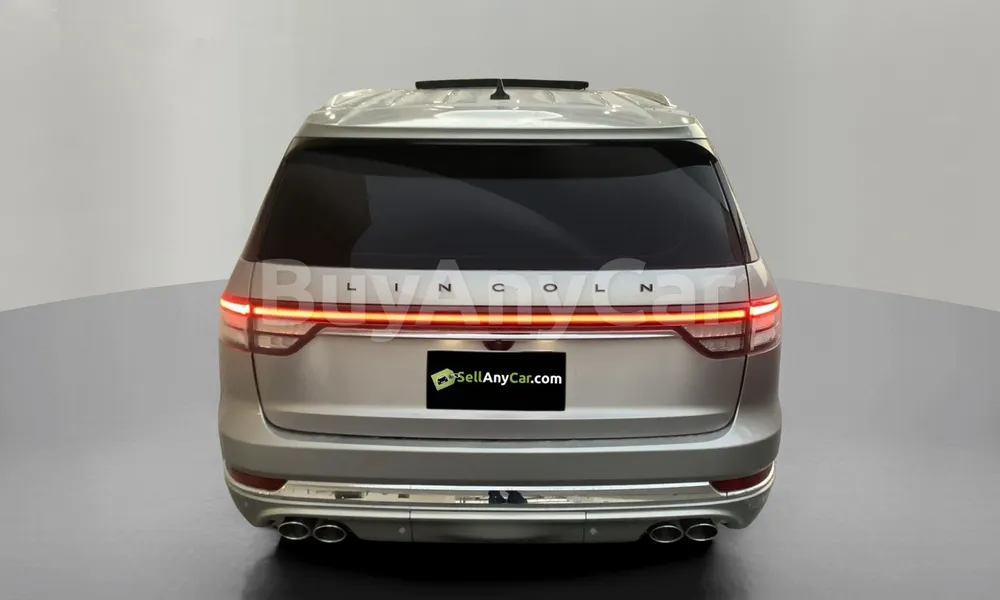 Vehicle photo 2