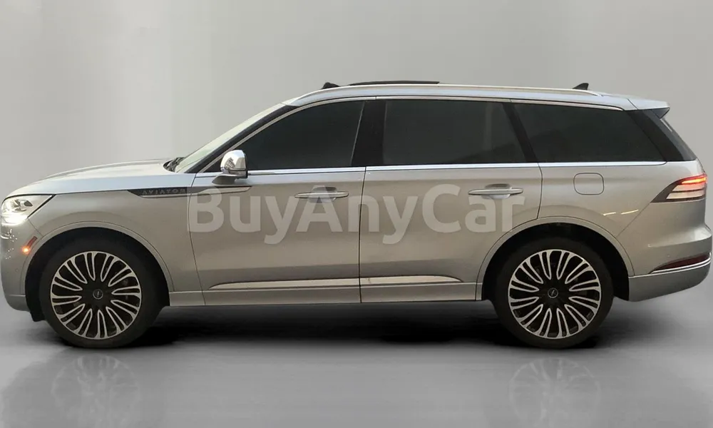 Vehicle photo 4