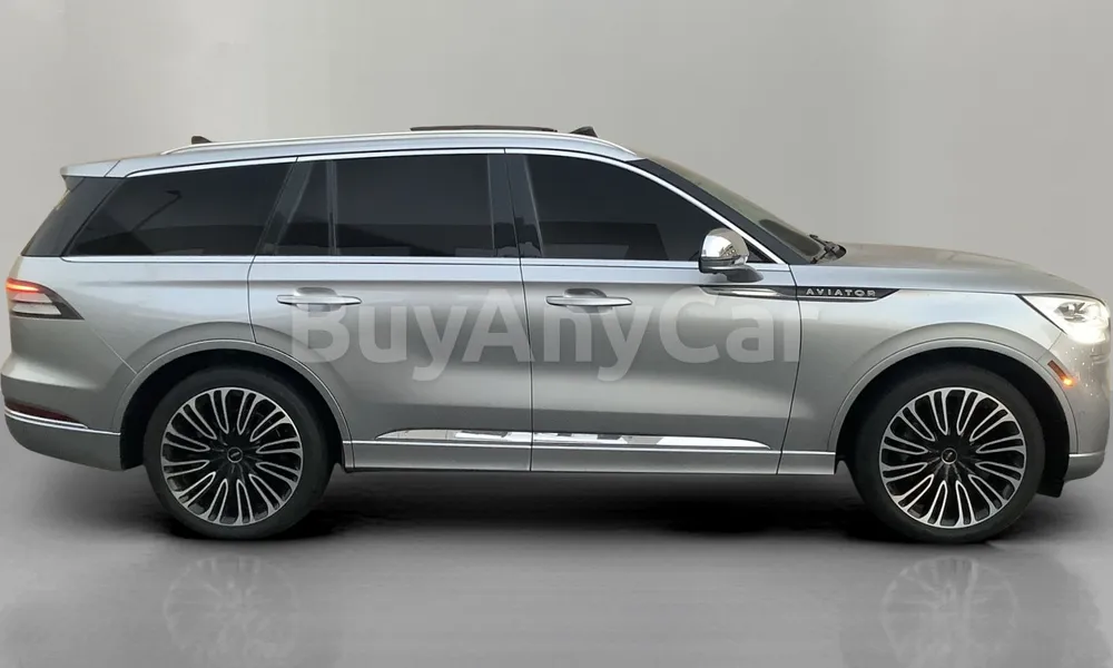 Vehicle photo 3