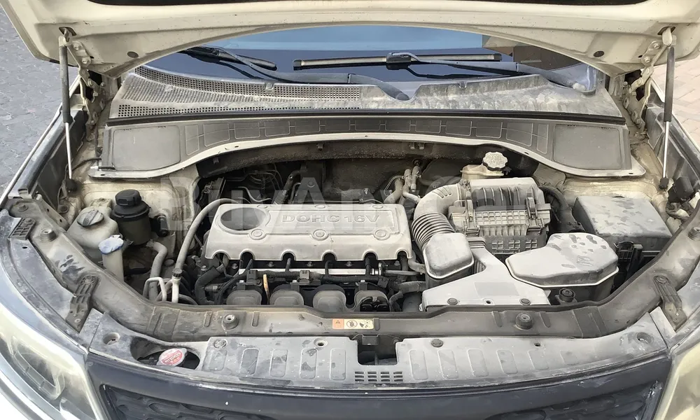 Vehicle photo 6