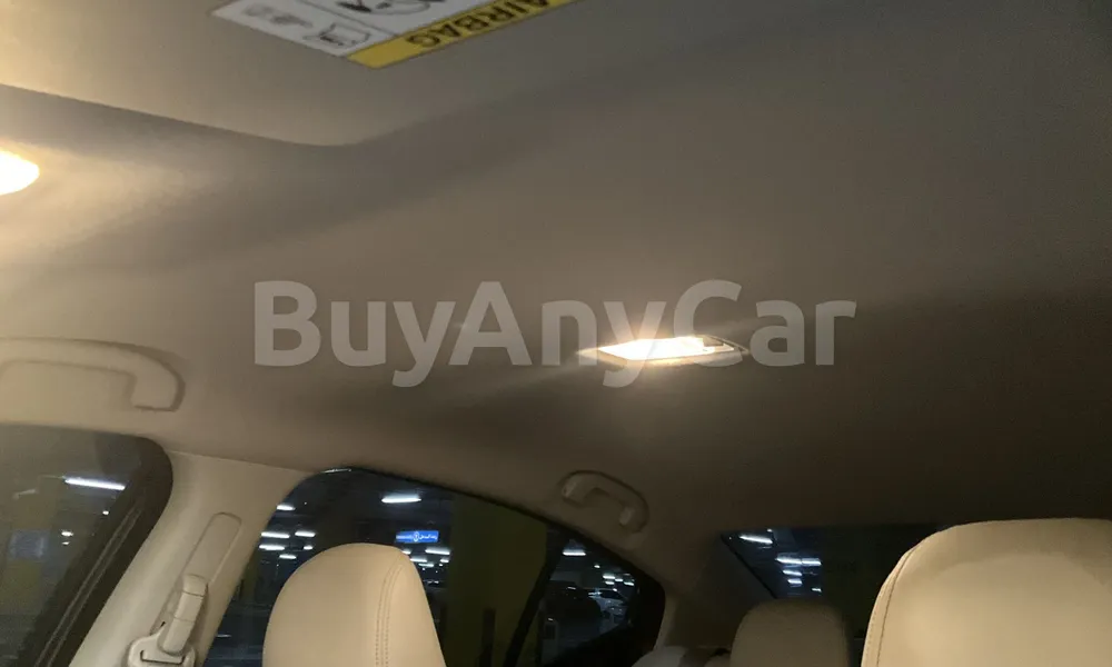 Vehicle photo 9