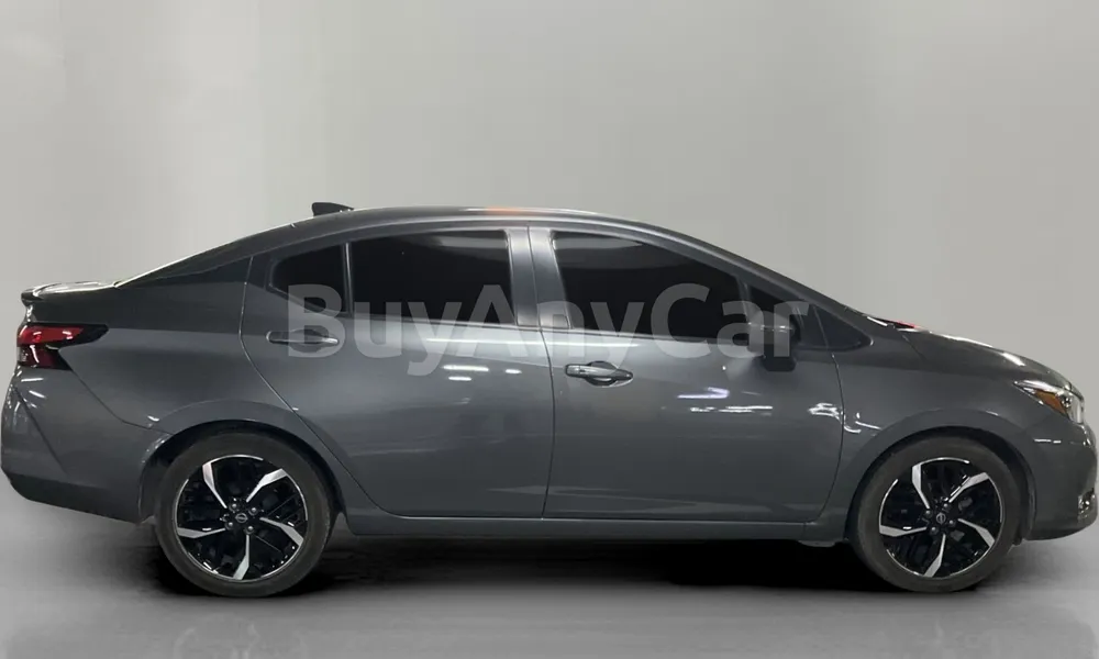 Vehicle photo 3