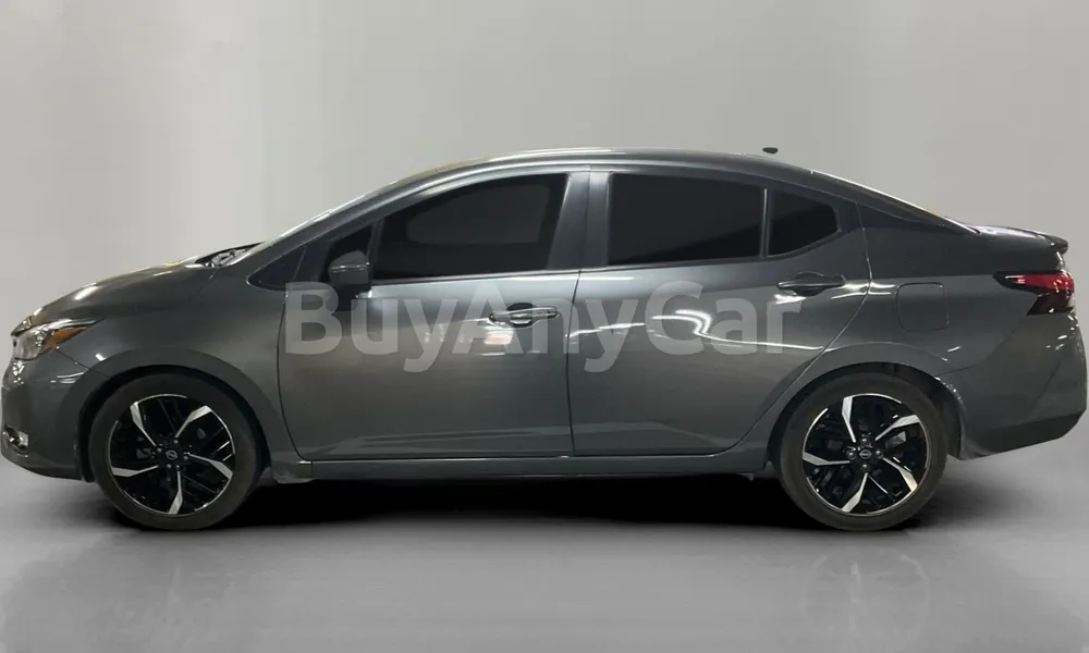 Vehicle photo 4