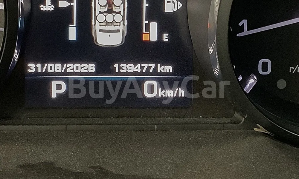 Vehicle photo 9