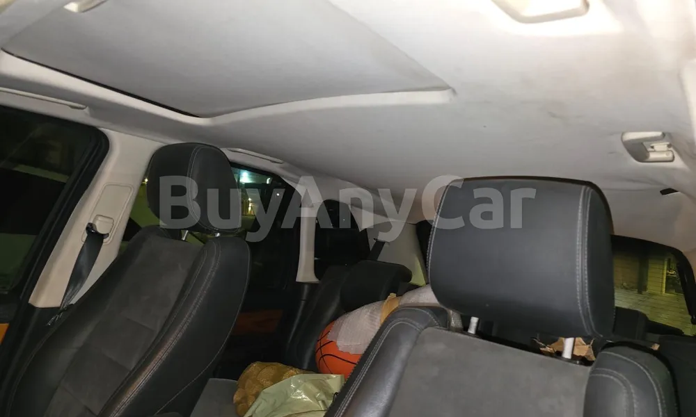 Vehicle photo 8