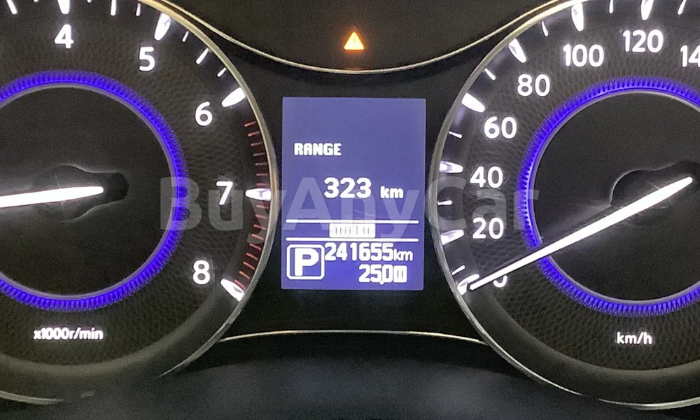 Vehicle photo 8