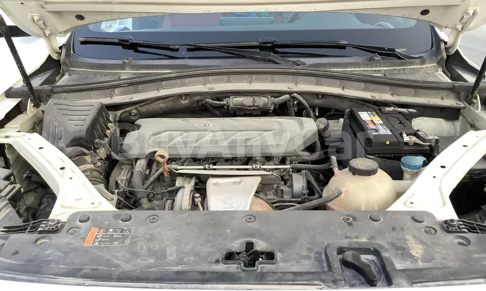 Vehicle photo 6