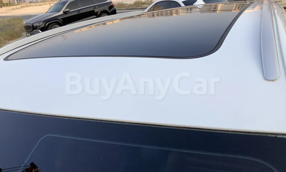 Vehicle photo 5