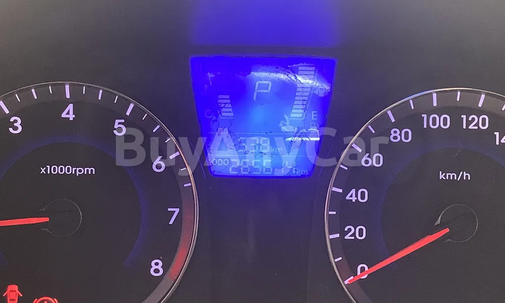 Vehicle photo 8