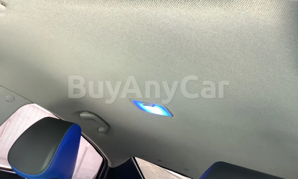 Vehicle photo 9