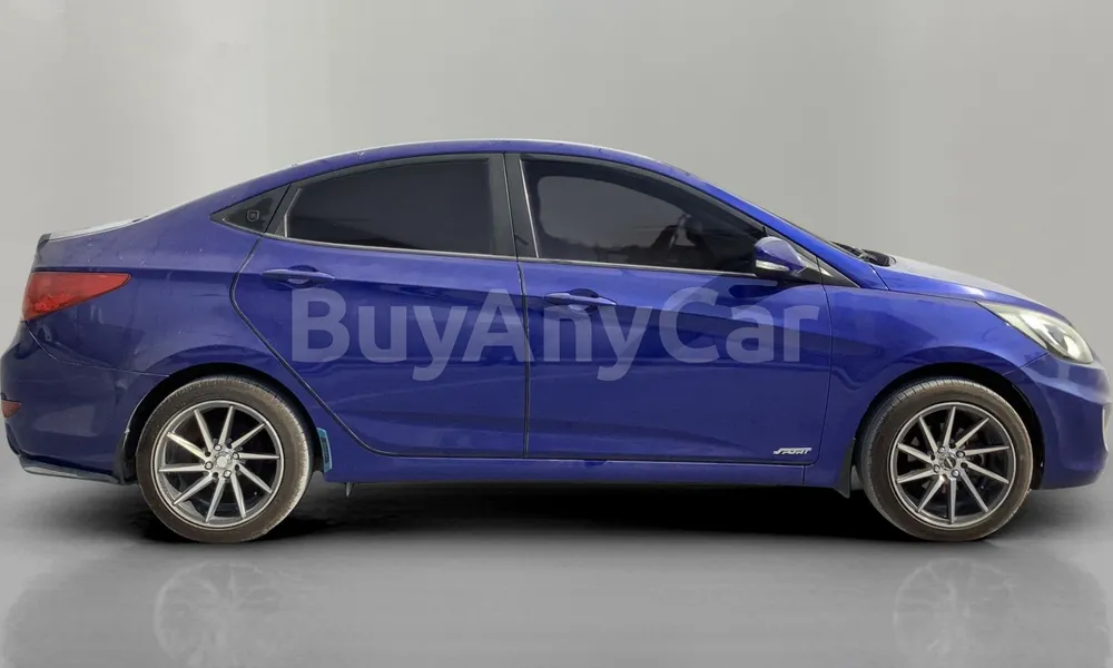 Vehicle photo 3