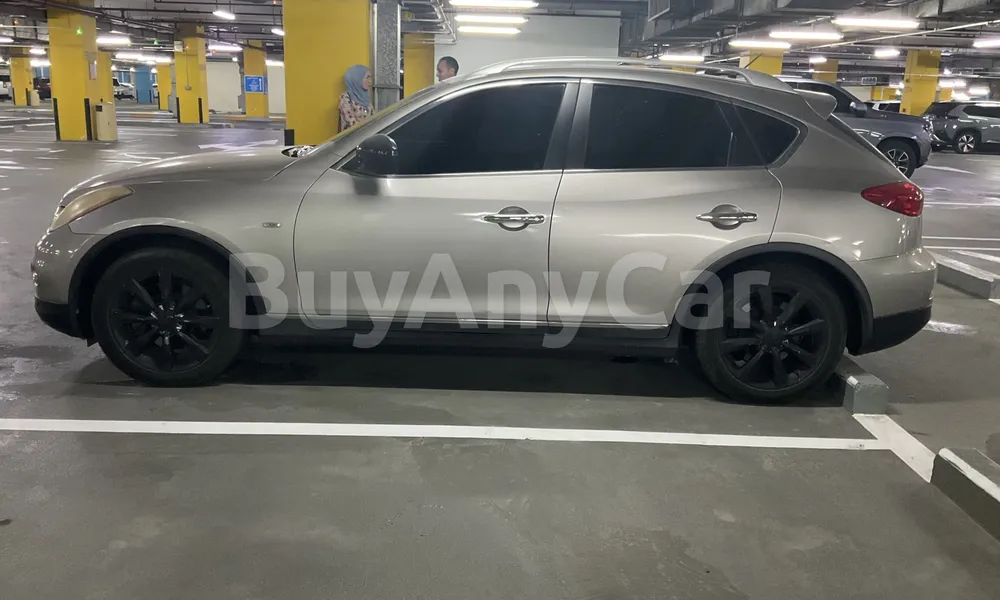 Vehicle photo 4