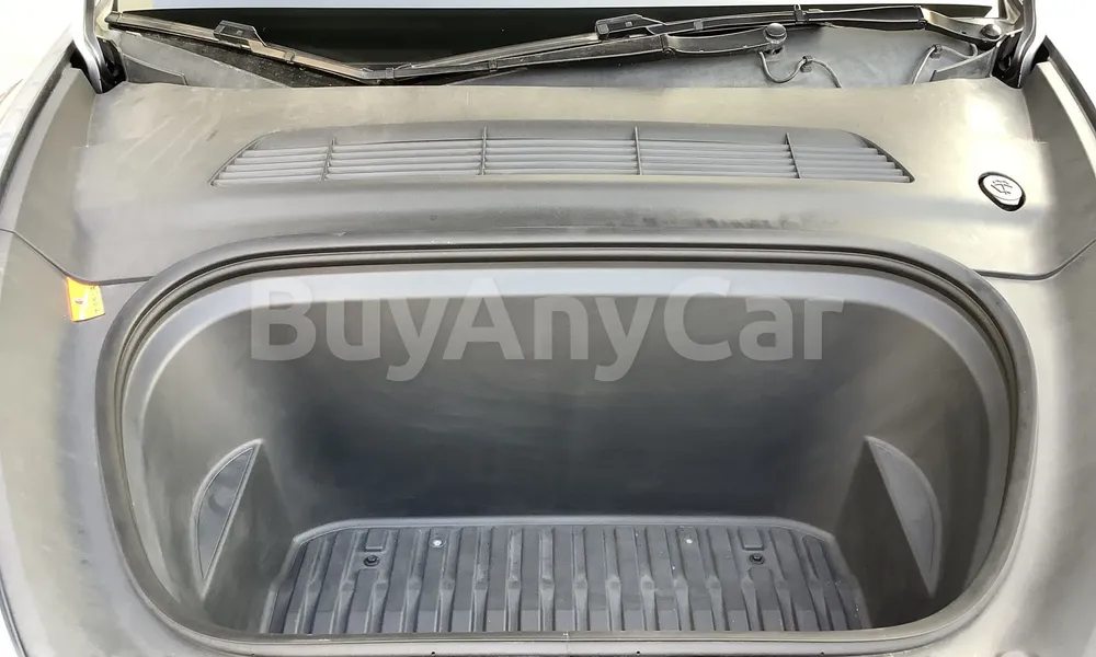 Vehicle photo 6