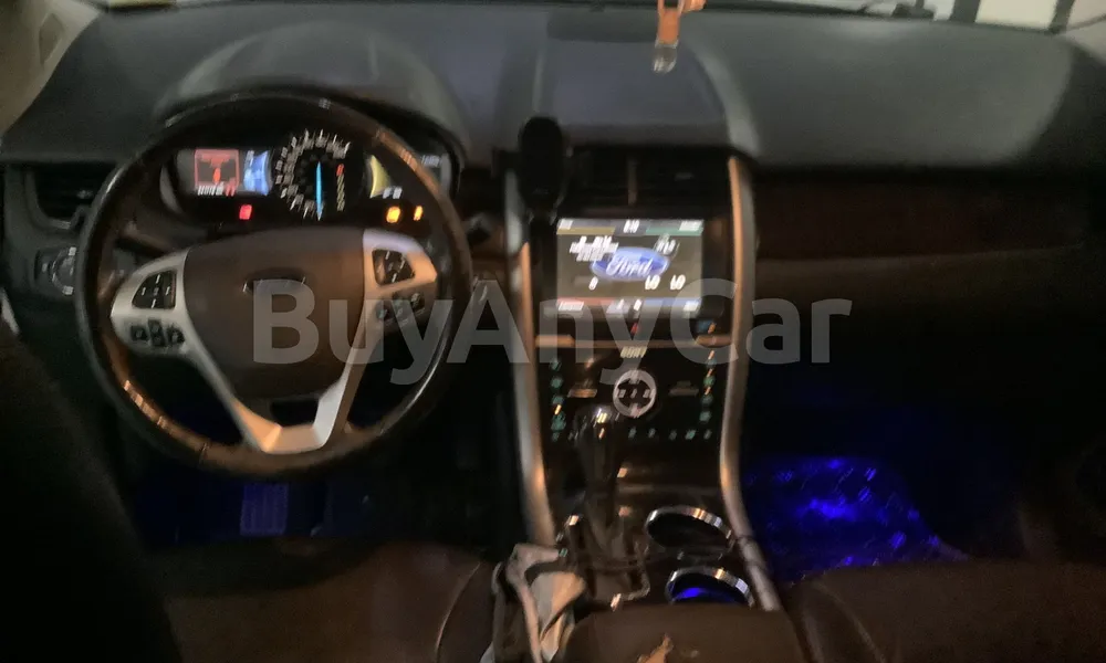 Vehicle photo 8