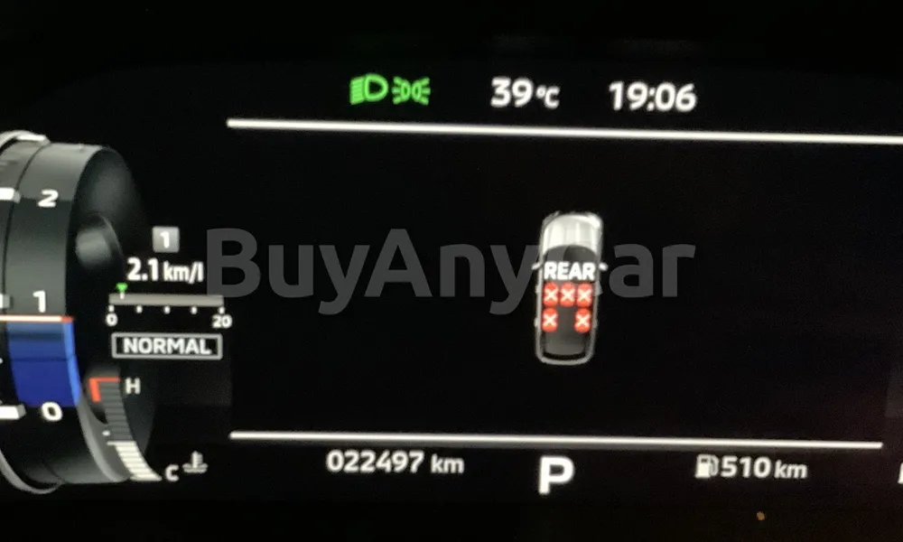 Vehicle photo 7