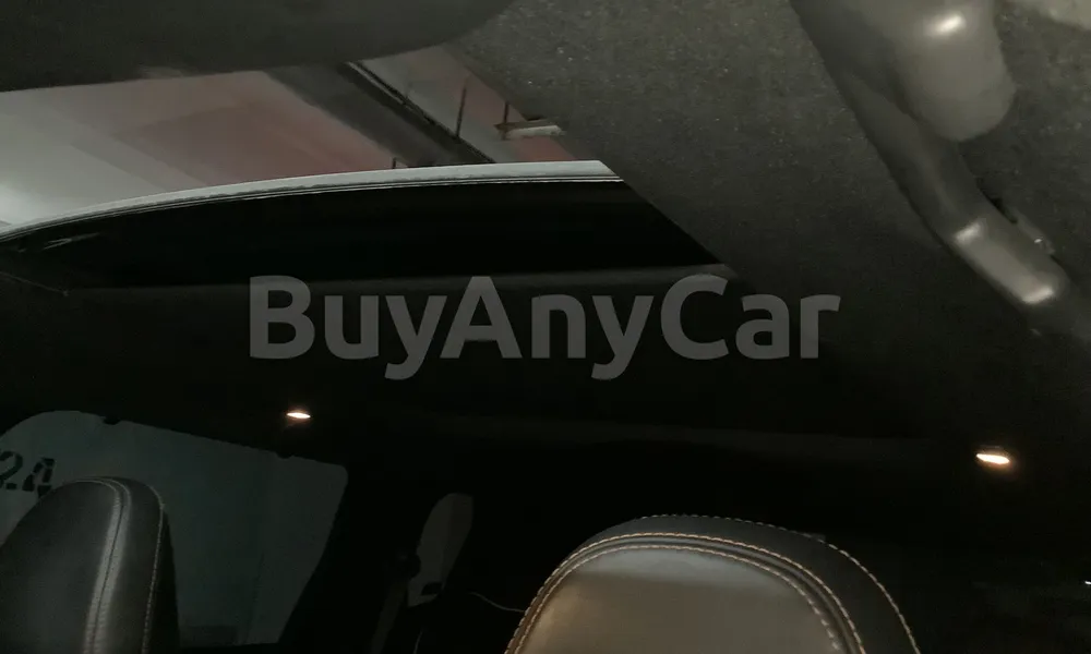 Vehicle photo 8