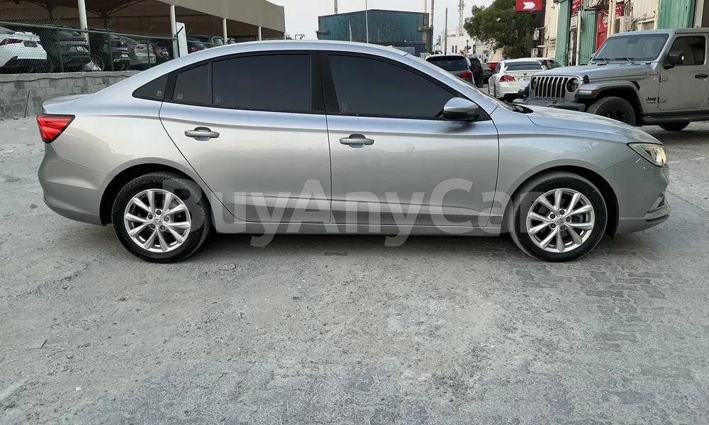 Vehicle photo 3