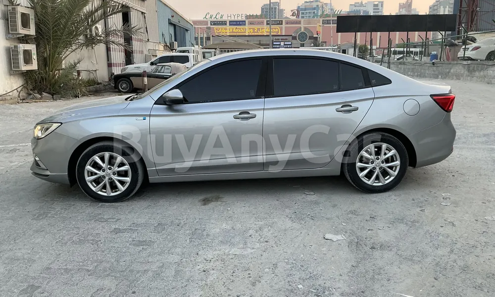 Vehicle photo 4