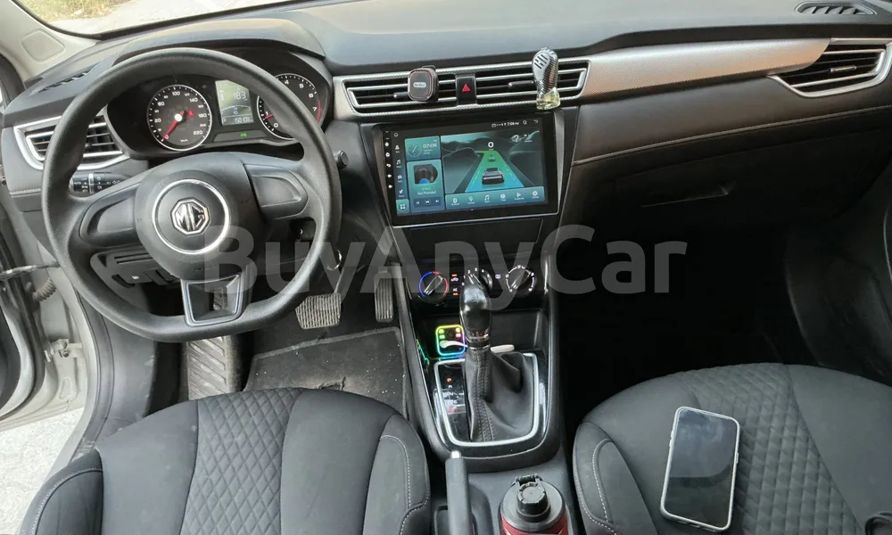 Vehicle photo 10
