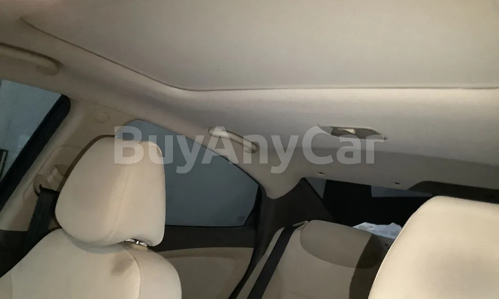 Vehicle photo 9