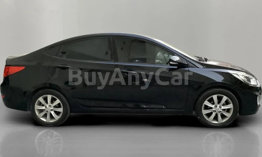 Vehicle photo 3