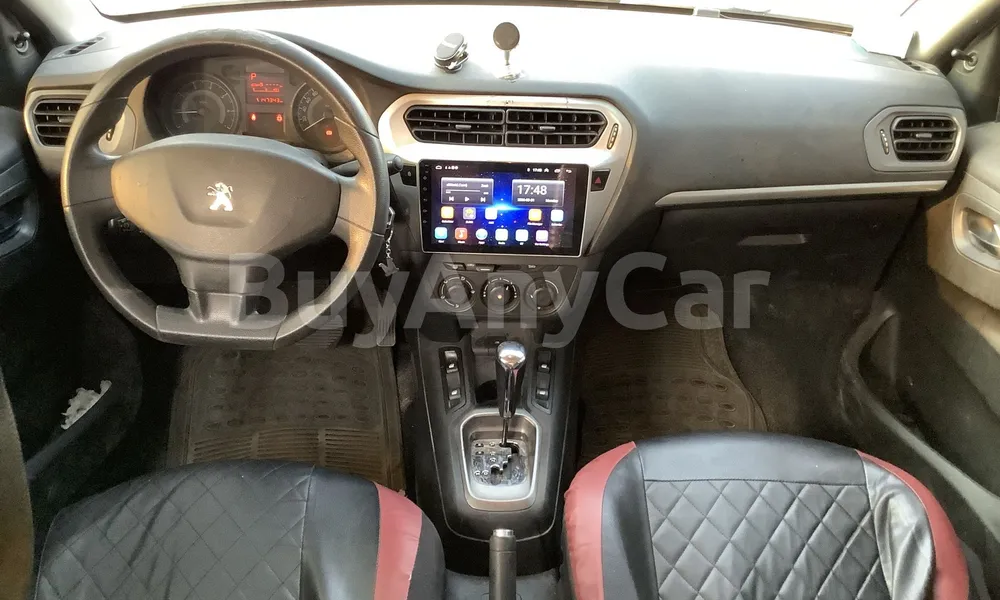 Vehicle photo 8