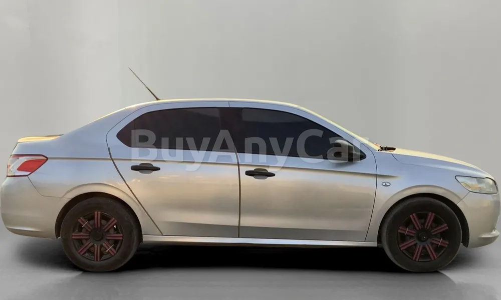 Vehicle photo 3