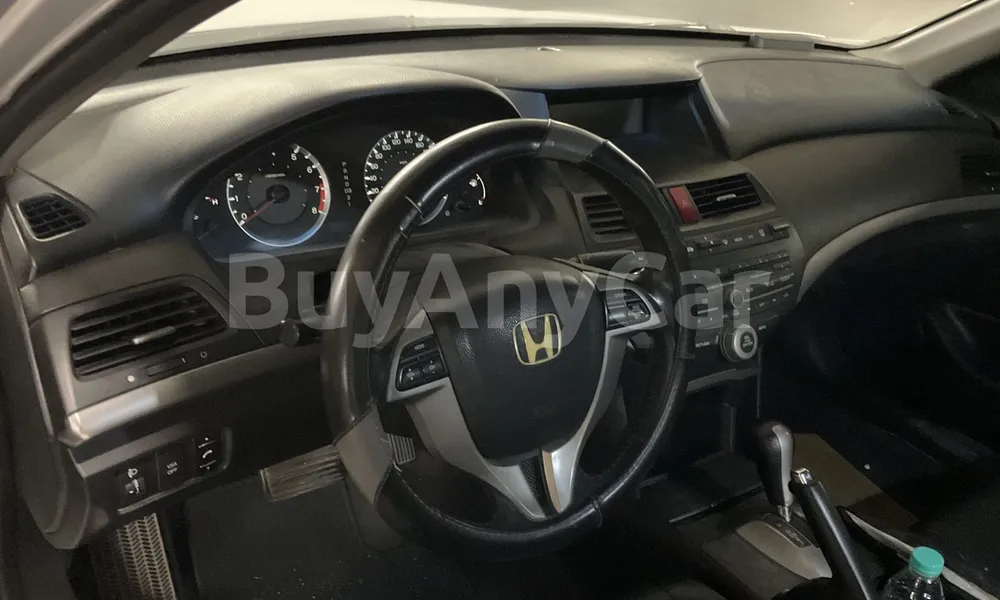 Vehicle photo 8