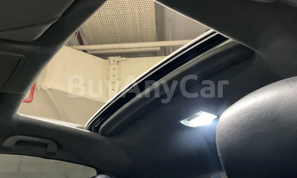 Vehicle photo 9