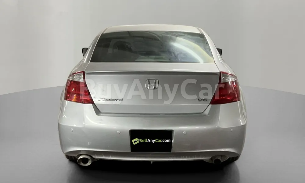 Vehicle photo 2