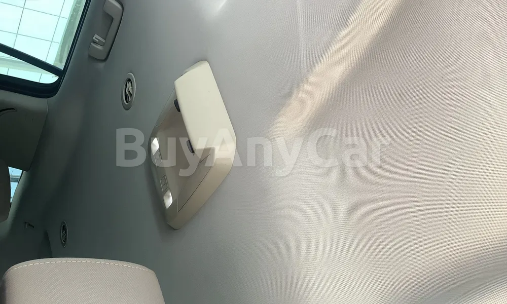 Vehicle photo 10