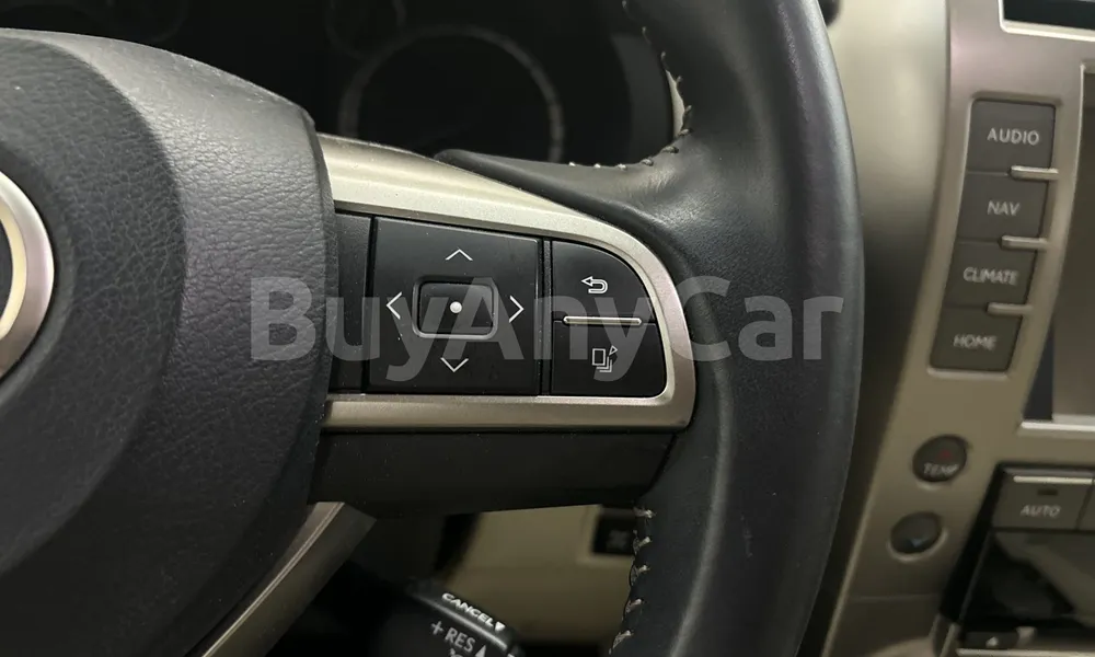 Vehicle photo 8