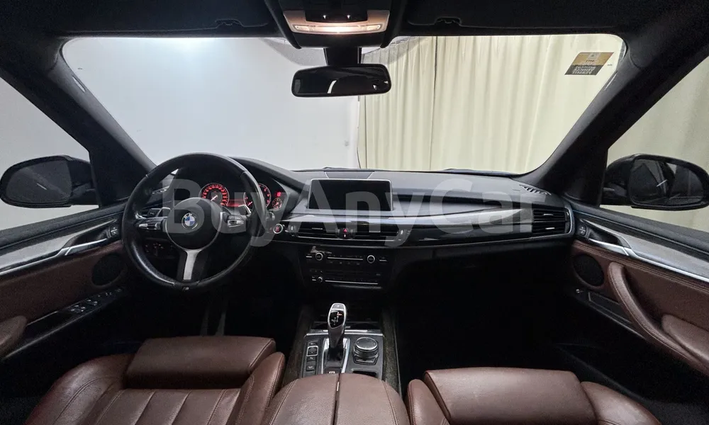 Vehicle photo 10