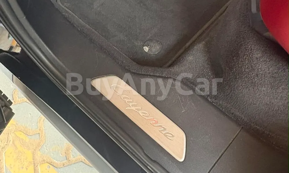 Vehicle photo 7