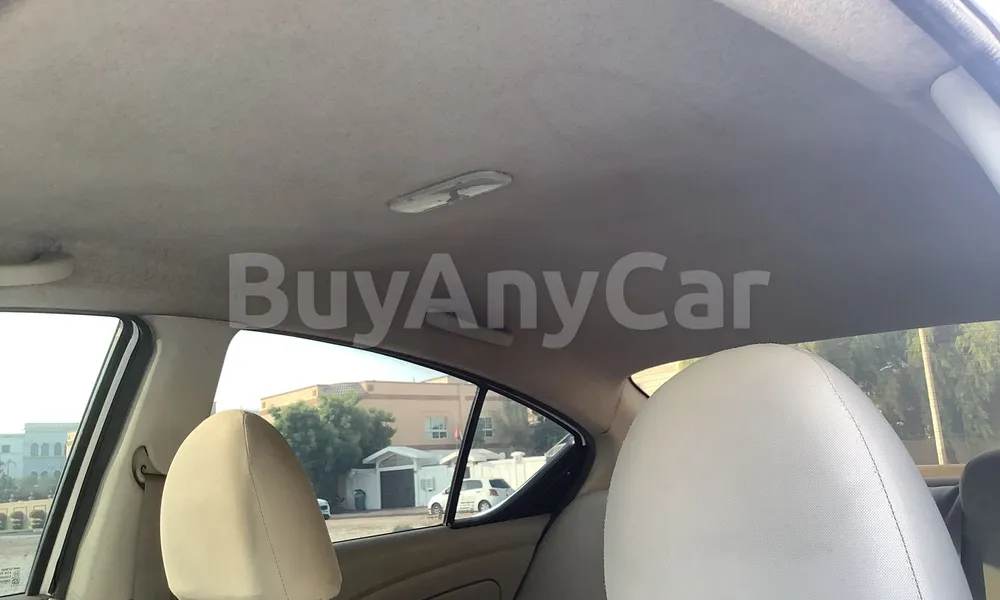 Vehicle photo 9