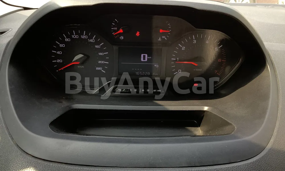 Vehicle photo 7