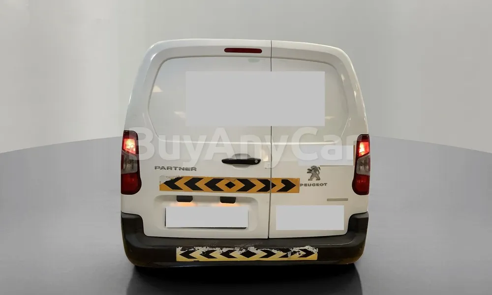 Vehicle photo 2